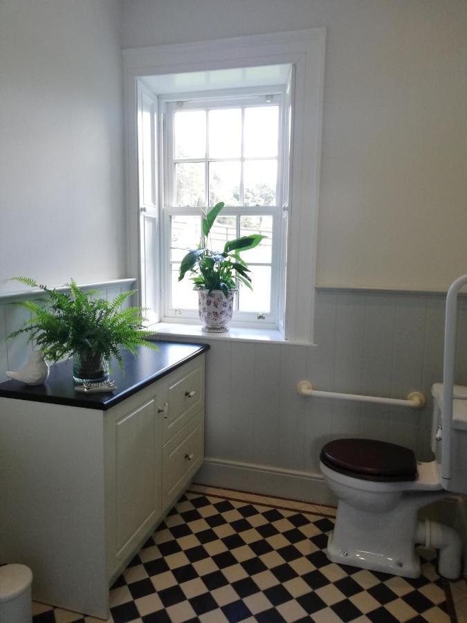 Next Door At Broomfield House Midleton Bagian luar foto